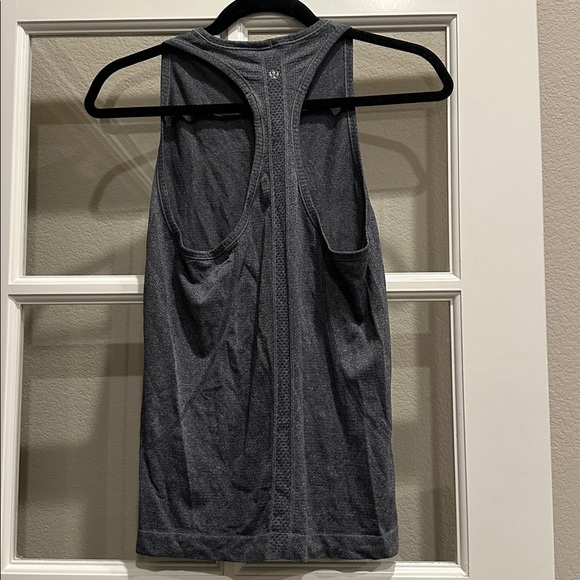 Lululemon Swiftly tech racerback high neck tank, women’s size 6 - Picture 2 of 4